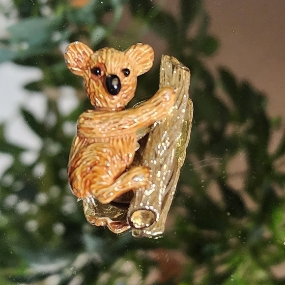 Gerrys' Vintage Koala Bear Brooch on Tree Branch Darling! CUTE - Picture 2 of 6